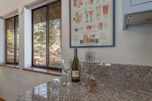 Interior - Washoe Wonder - Donner Lake - Serene & Cozy (Truckee)