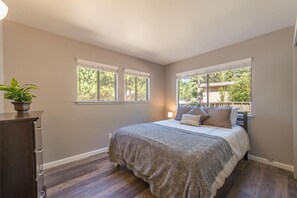 3 bedrooms, free WiFi, bed sheets