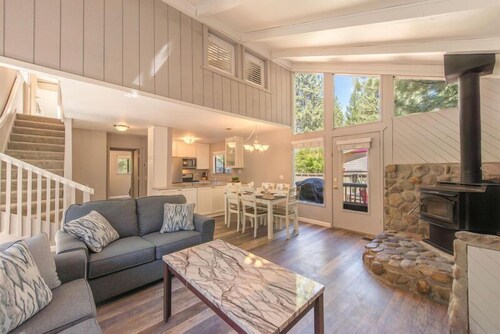 Red Fir Retreat - Completely Remodeled! - Vogtlin