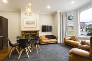 Talo | Oleskelualue | LCD-televisio