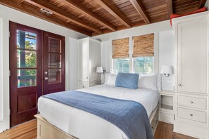 1 bedroom, iron/ironing board, WiFi, bed sheets - Lamberth Carriage House - Gulf Views! Steps to the Beach! Free Bikes, Fitness, Tennis (Rosemary Beach)