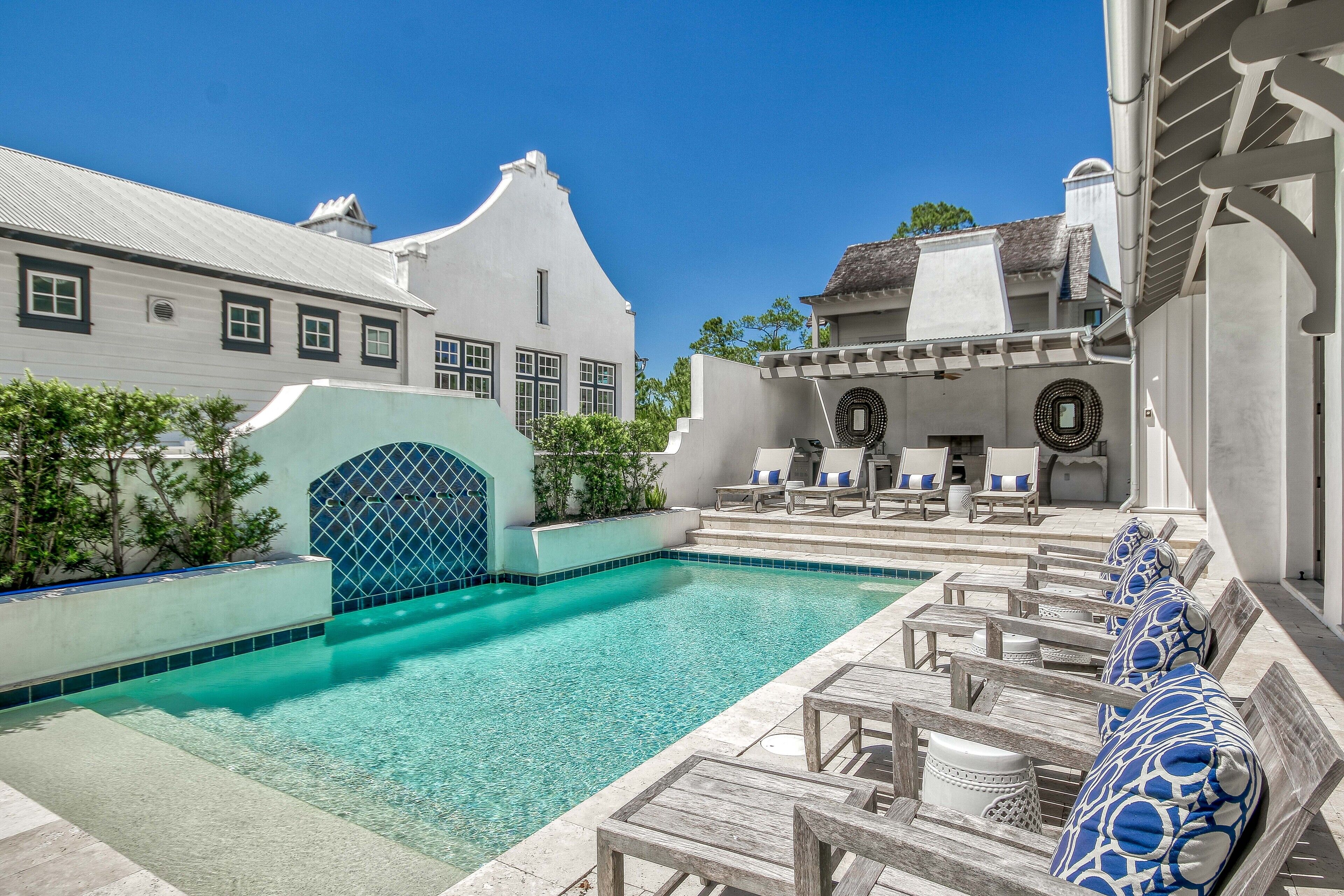 Enchanted Cottage & CH - Luxury Home! Private Pool & Courtyard!