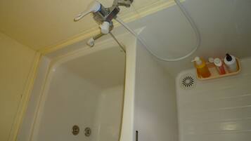 Futami Terrace C | Deep soaking bathtub