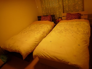 Chambre (Futami Terrace C) | Espace de travail pour ordinateurs portables, accĂšs au Wi-Fi (inclus)