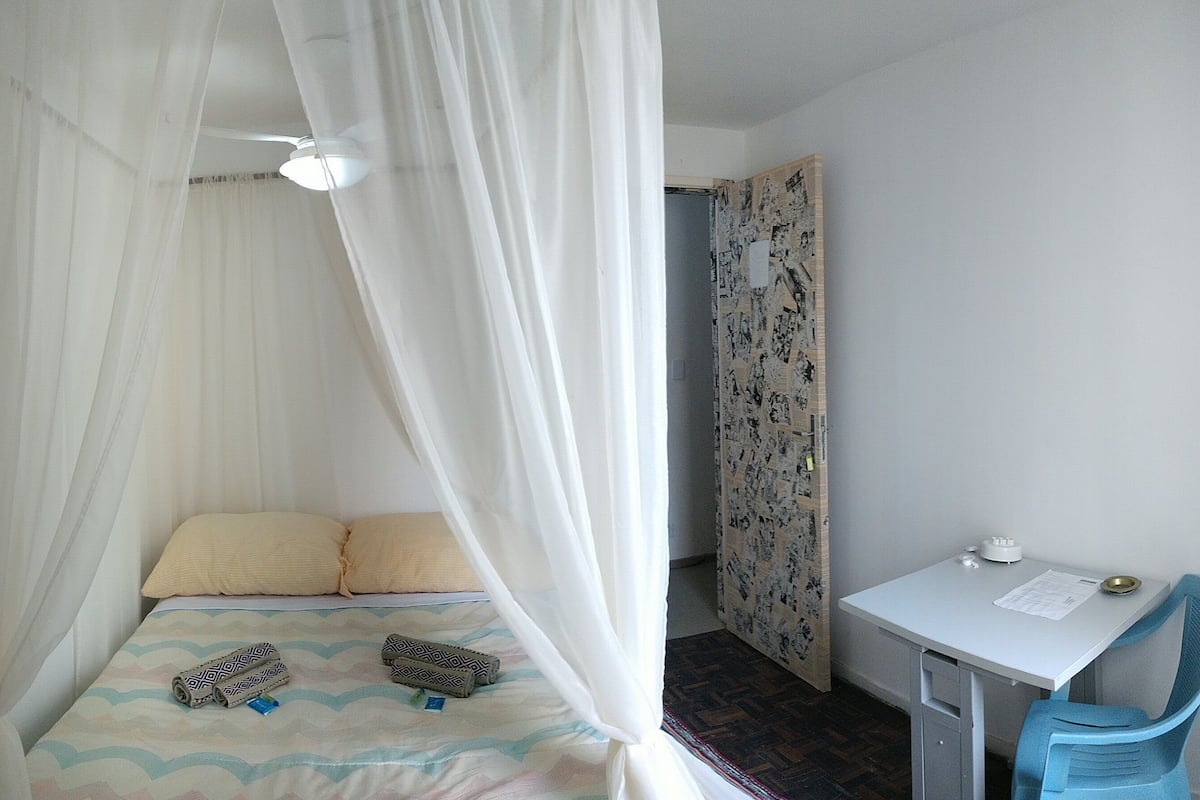 Habitación de diseño doble | Wifi gratis y ropa de cama