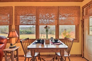 Dining - Forest Fantasy: Pet-Friendly Smoky Mtn Escape! (Brasstown)