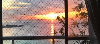 Pitangueiras seafront apartment with views of Asturias