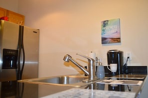 Refrigerador, cafetera/tetera