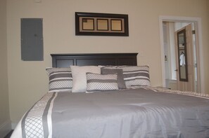 1 bedroom, iron/ironing board, WiFi - ⭐️ Upscale Dwntwn Apt⭐️Fast Wifi⭐️43TV ❤️ Free ☕️ (Richmond)