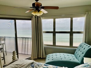Interior - Enjoy amazing gulf front views and free beach service! (Fort Walton)