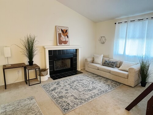 Cozy 4B House with Pool Table, Near Nike/Intel, 10miles to downtown Portland