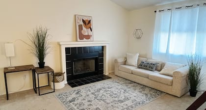 Cozy 4B House with Pool Table, Near Nike/Intel, 10miles to downtown Portland