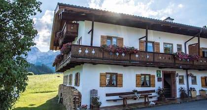 Ferienwohnung für 1-4 Personen, Dusche/WC, Balkon, TV, W-LAN, Dachgeschoss