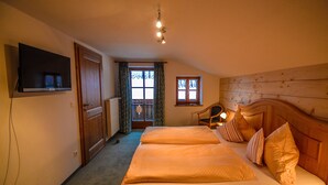 2 bedrooms, internet, bed sheets
