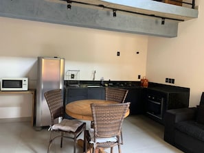 Luxury Room | Living area | Smart TV - Flats de Sumatra (São Sebastião)