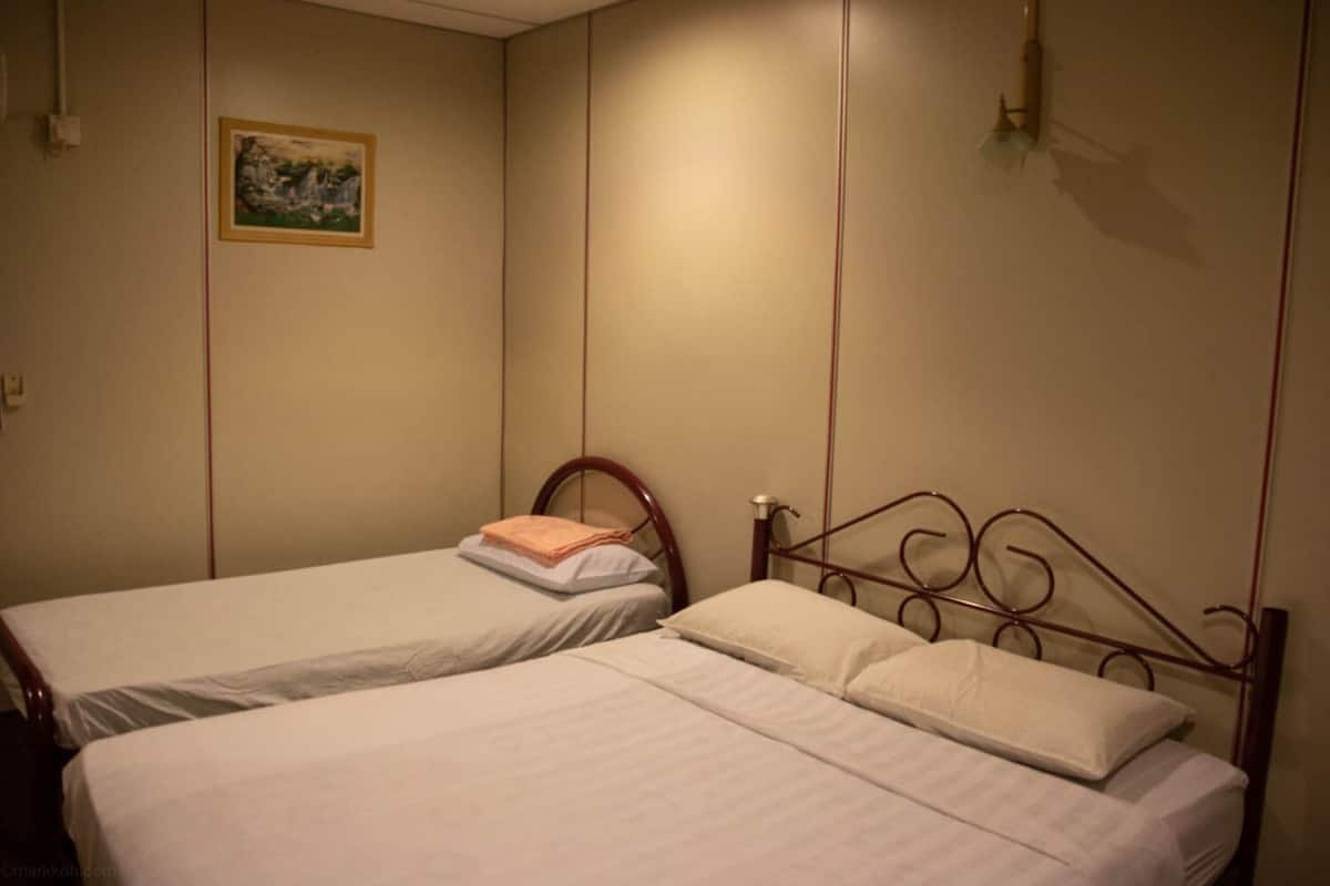 Economy Triple Room