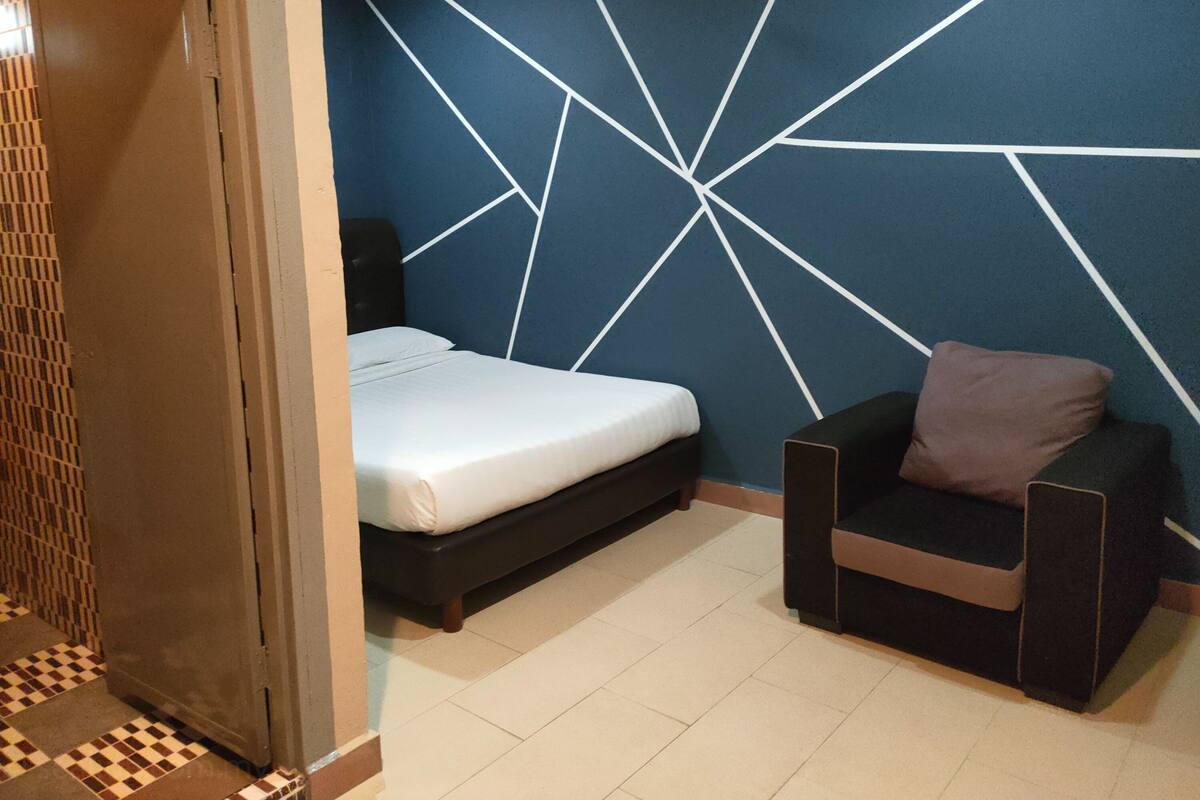 Suite, 5 Bedrooms | 5 bedrooms, desk, free WiFi, bed sheets