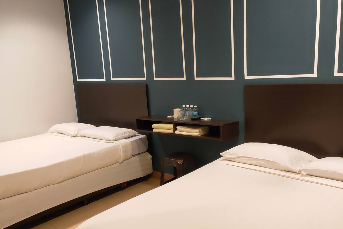 Suite, 4 Bedrooms | 5 bedrooms, desk, free WiFi, bed sheets
