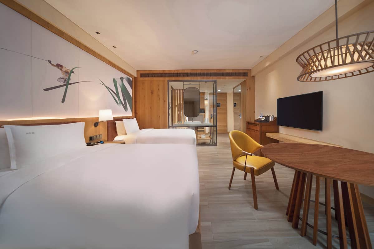 Quarto standard, 2 camas de casal | Frigobar, cofres nos quartos, escrivaninha