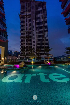Outdoor pool - Arte Plus KLCC by FavSpace (Kuala Lumpur)