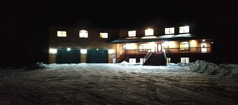 Serenity Lodge, large luxury true log estate up north on 75 acres