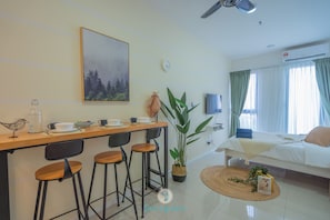 Blackout curtains, soundproofing, iron/ironing board, free WiFi - High Park Kelana Jaya by FavSpace (Petaling Jaya)