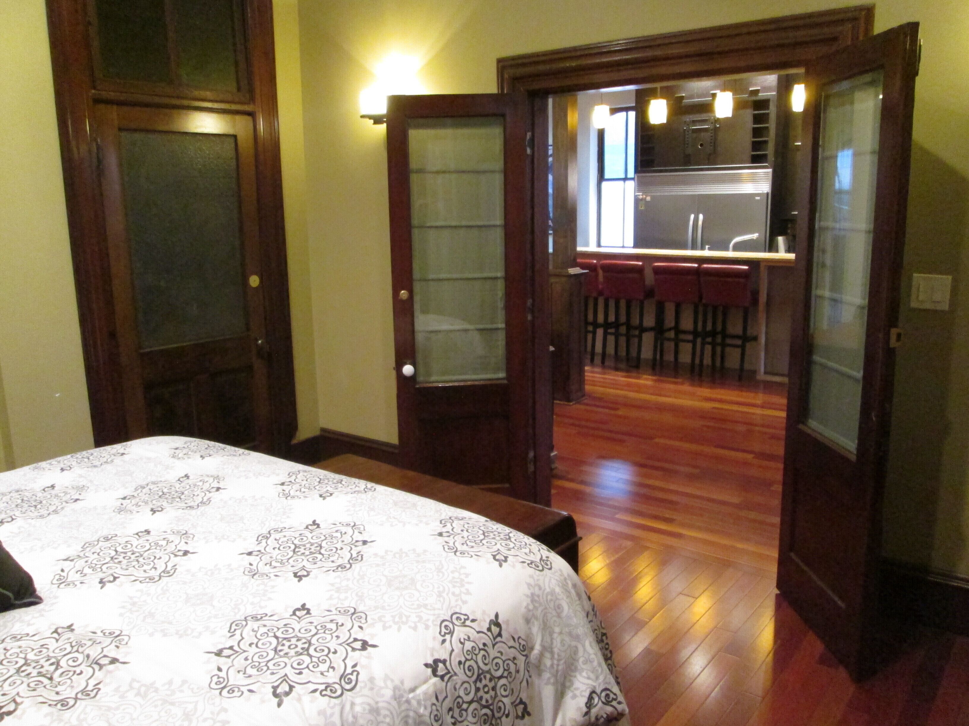 4 bedrooms, iron/ironing board, free WiFi, bed sheets