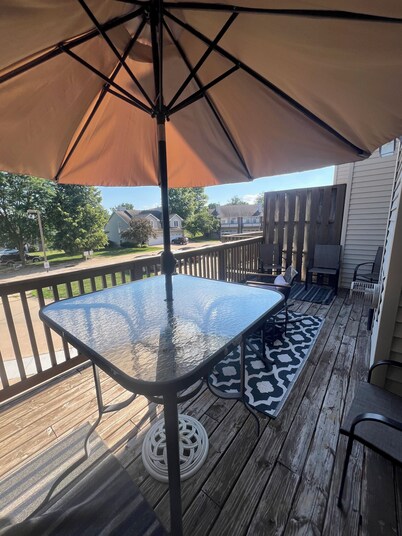 3 Bed, 2.5 Bath Large 3 Level Condo West Side Iowa City
