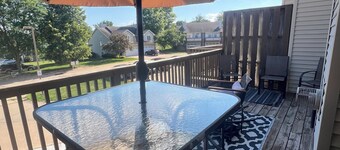 3 Bed, 2.5 Bath Large 3 Level Condo West Side Iowa City