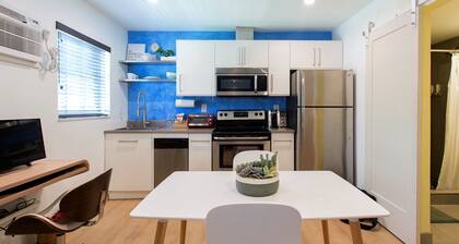 Nuevo condominio con piscina climatizada, lavandería y más