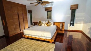 Villa (Amazing Seaview Villa) | Exterior - Huge Seaview Pool 4BR - Villa Serena (Ko Lanta)