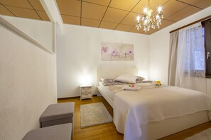 2 habitaciones, tabla de planchar con plancha y wifi gratis 