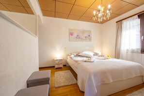 2 bedrooms, iron/ironing board, free WiFi, bed sheets - Chiara's Home, Pregassona (Lugano), Switzerland (Pregassona (Lugano))