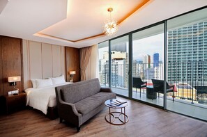 Grand Suite, Hot Tub, Sea View - Holi Panorama Condotel (Nha Trang)