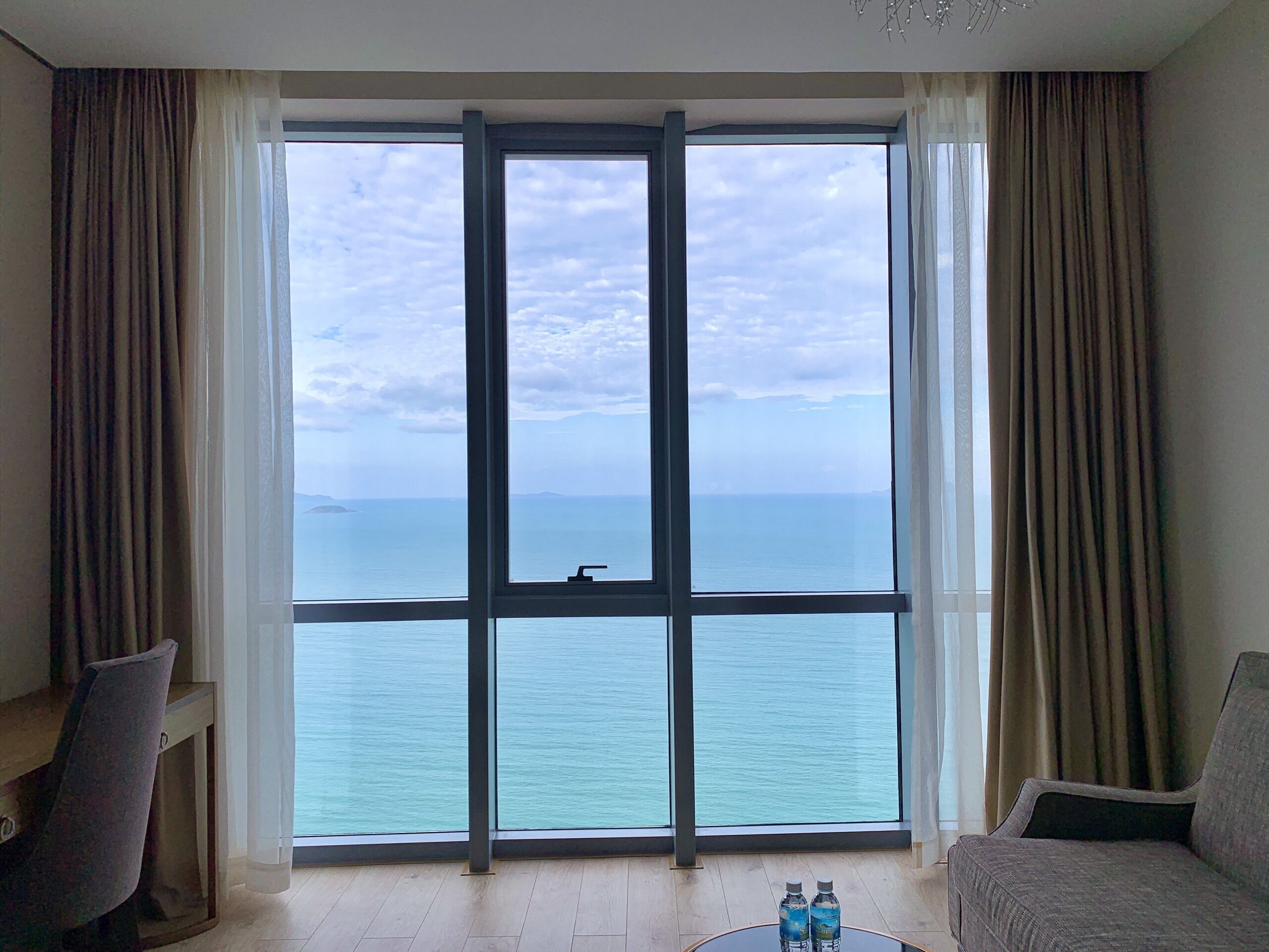 Luxury Studio, Ocean View | Premium bedding, Select Comfort beds, desk, laptop workspace