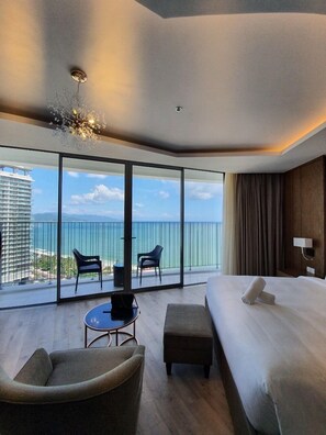 Suite – grand, spabadekar, sjøutsikt | Sengetøy av topp kvalitet og senger med Select Comfort-madrass