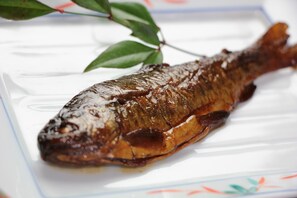 Tägliches großes Frühstück gegen Gebühr