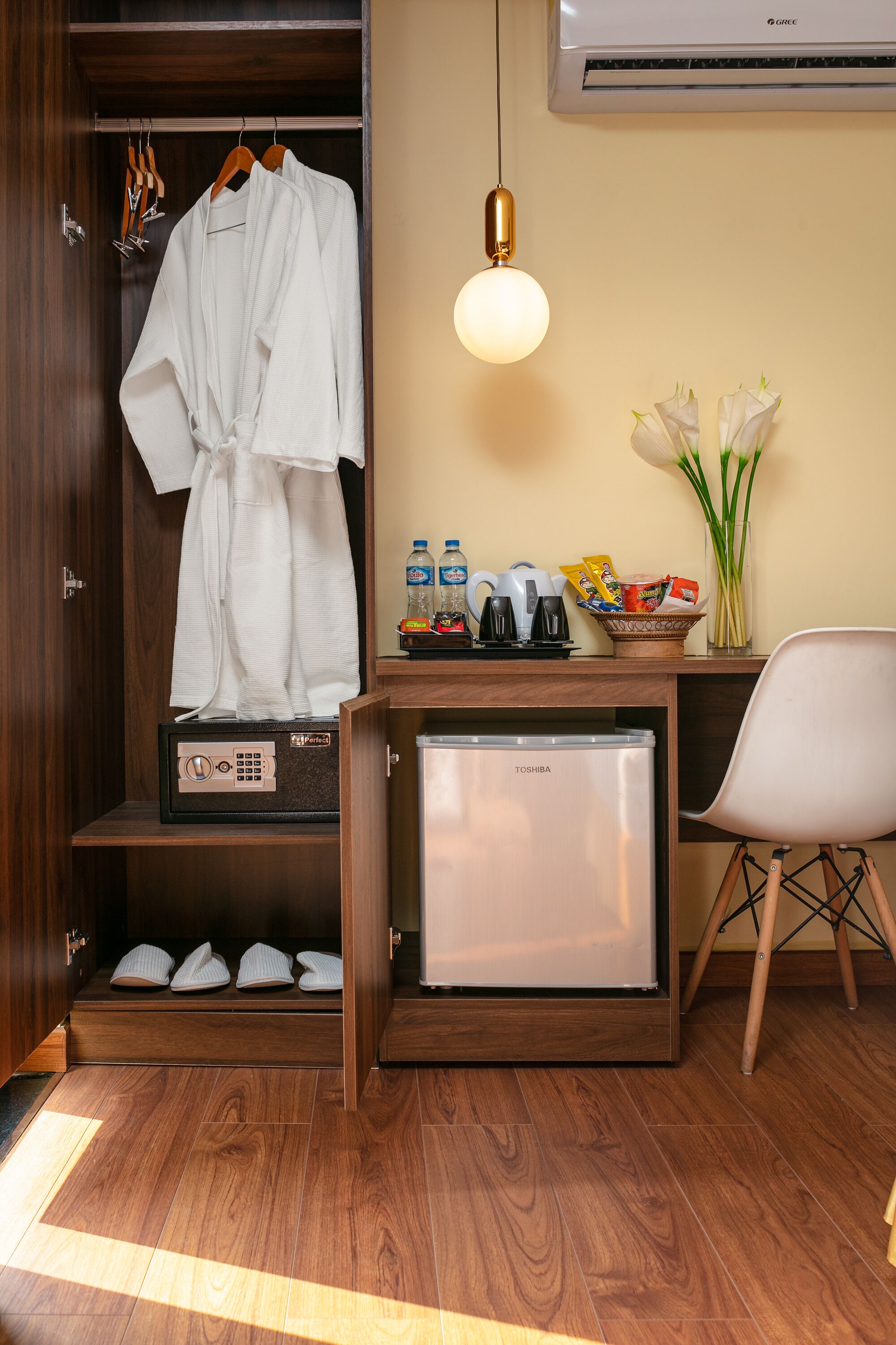 classic double room | 1 bedroom, premium bedding, down duvets, minibar