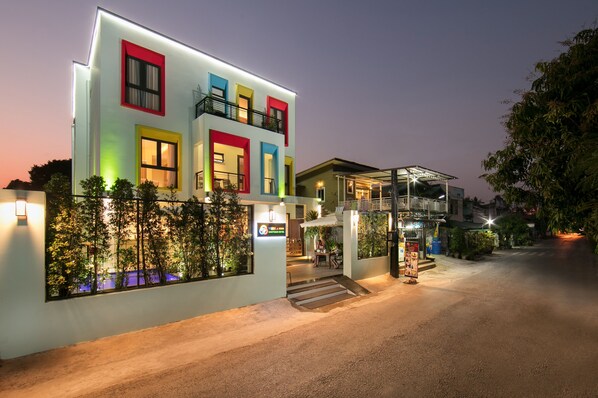 Front of property - evening/night - Viryla Boutique Hotel (Vientiane)
