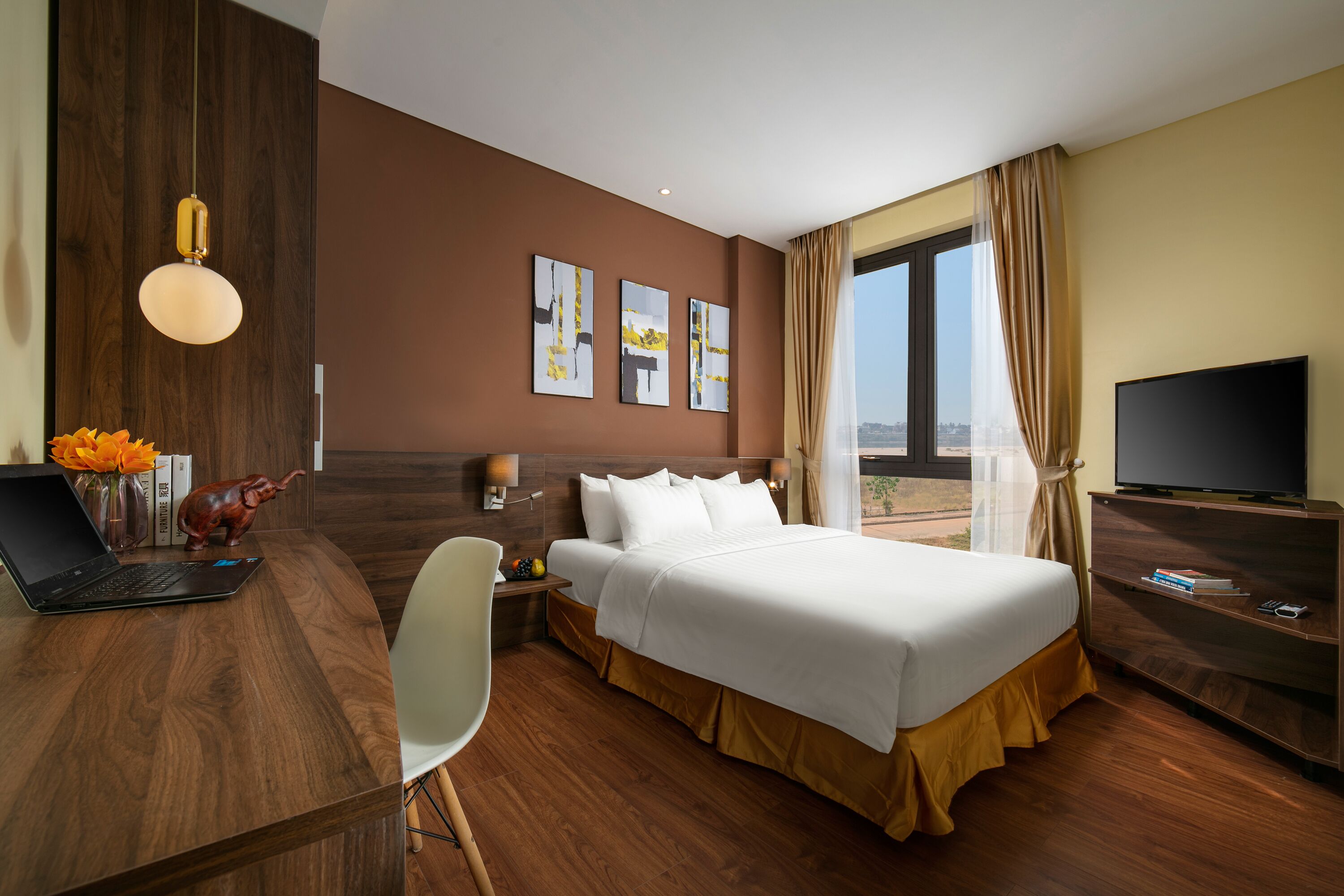 deluxe room | 1 bedroom, premium bedding, down duvets, minibar