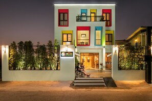Front of property - evening/night - Viryla Boutique Hotel (Vientiane)