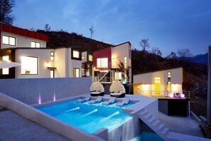 Seasonal outdoor pool - Pool Villa Shiny River (Gapyeong)