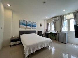 Design Double Room | Individually decorated, laptop workspace, blackout drapes, free WiFi