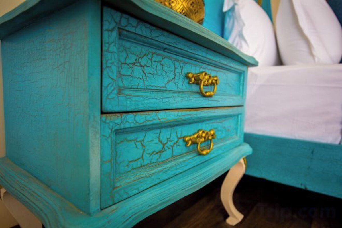 In-room safe, desk, laptop workspace, soundproofing