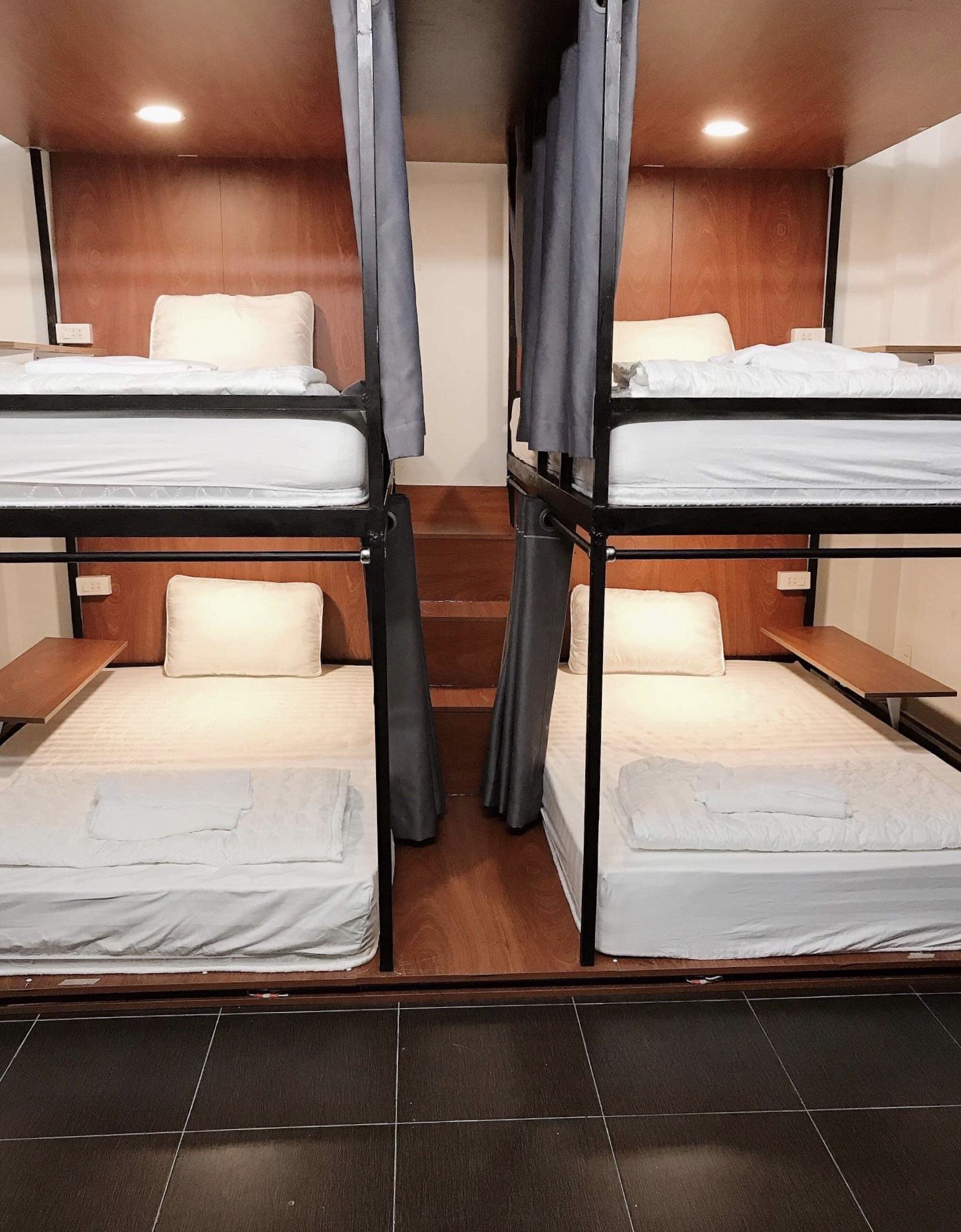 ミニバー、WiFi (無料)