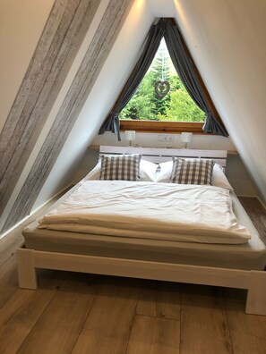 1 Schlafzimmer, Reisekinderbett, kostenloses WLAN, Bettwäsche