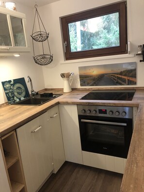 Refrigerador, microondas, parrilla de estufa y lavavajillas 