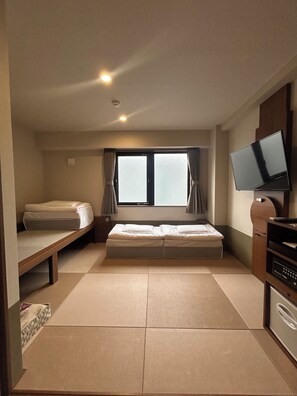 Minibar, in-room safe, blackout drapes, soundproofing - Hotel Meldia Shijo Kawaramachi (Kyoto)
