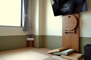 22-inch LED TV with digital channels, TV - Hotel Meldia Shijo Kawaramachi (Kyoto)