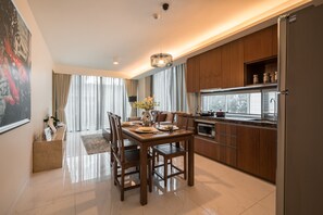 Dining - Sweet Condo near BTS Phromphong/Thonglor Road (Bangkok)